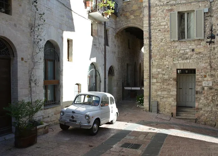 Palazzo Calocci In 아파트 아시시