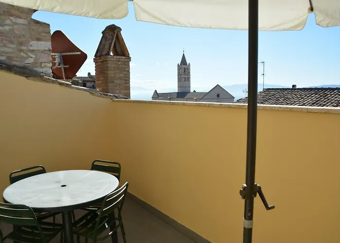 Palazzo Calocci In 아파트 아시시